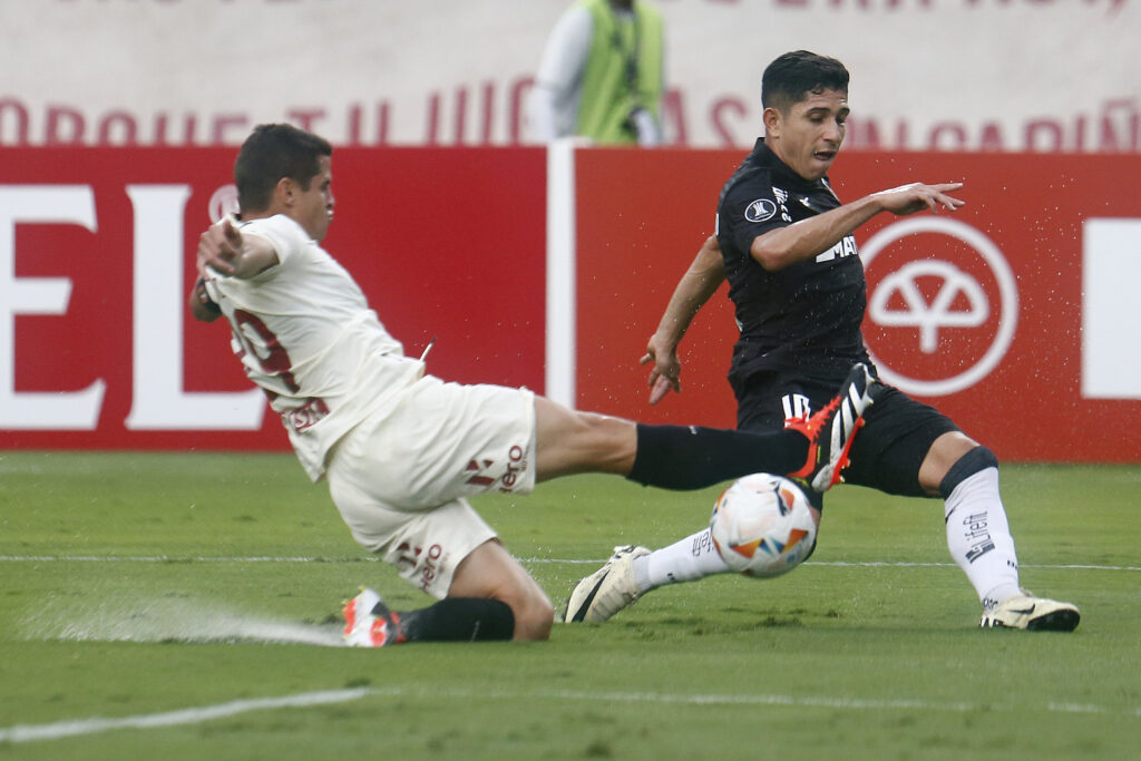 Lance de Universitário x Botafogo. Foto: Vitor Silva/BFR