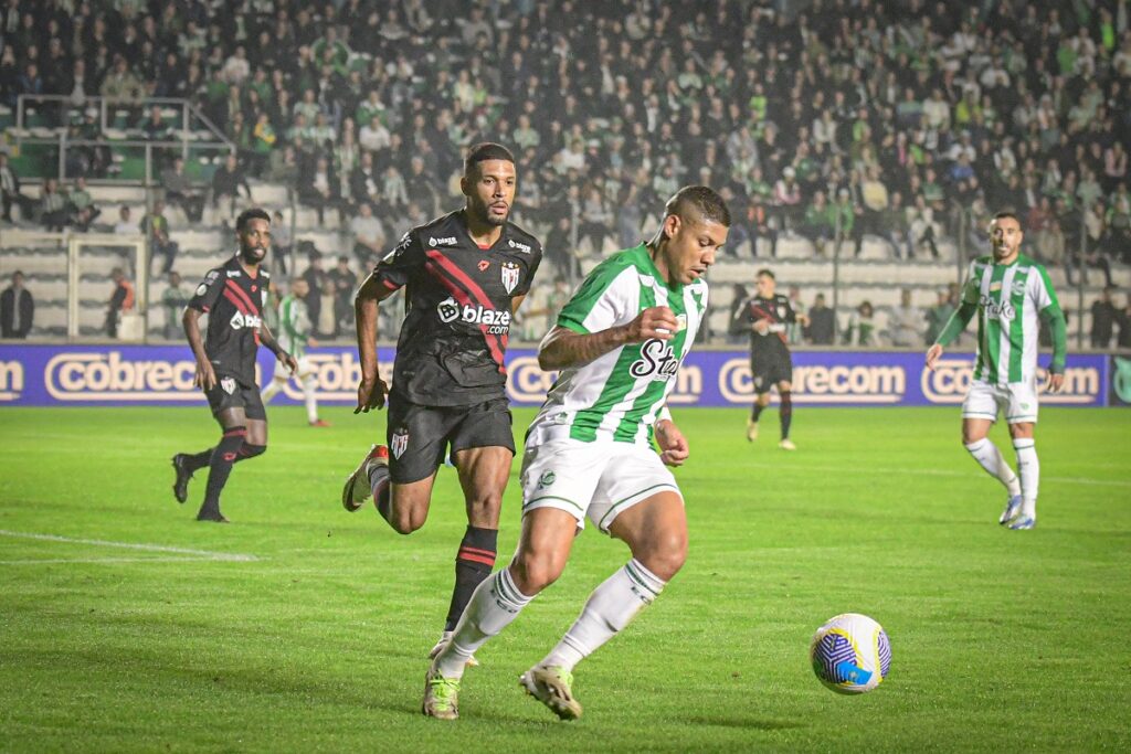 Onde assistir Bragantino x Juventude ao vivo - Campeonato Brasileiro neste sábado (15/06/2024). Foto: Nathan Bizotto/ECJ