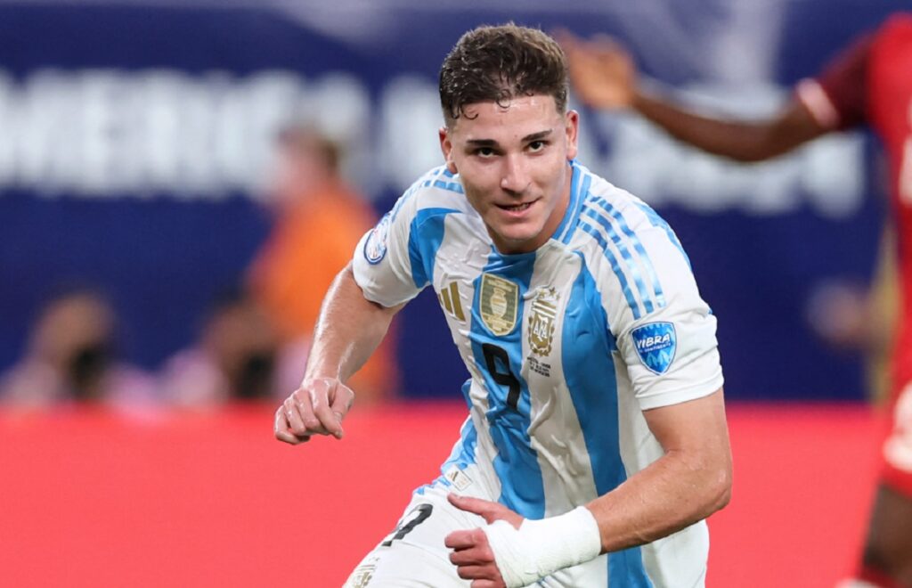 Julián Álvarez comemora gol da Argentina sobre o Canadá. Foto: Conmebol