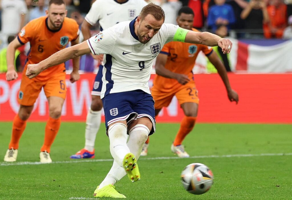 Lance de Holanda x Inglaterra. Foto: Uefa