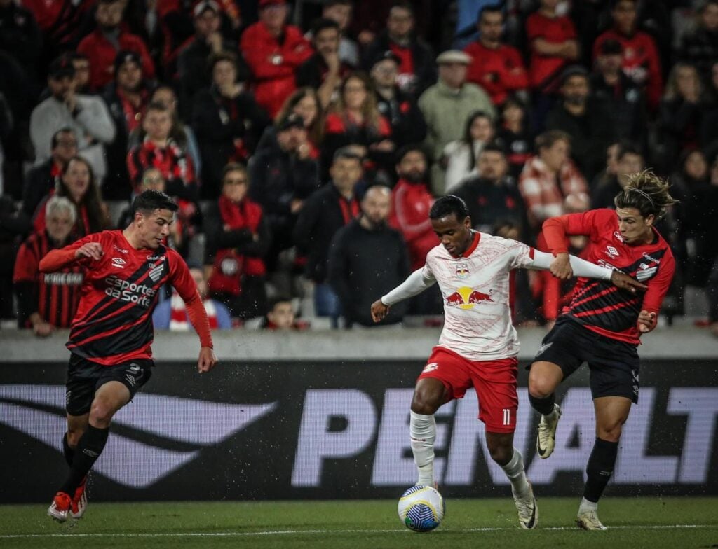 Onde assistir Corinthians x Bragantino ao vivo - Brasileirão neste sábado (10/08/2024). Foto: Ari Ferreira/RB Bragantino