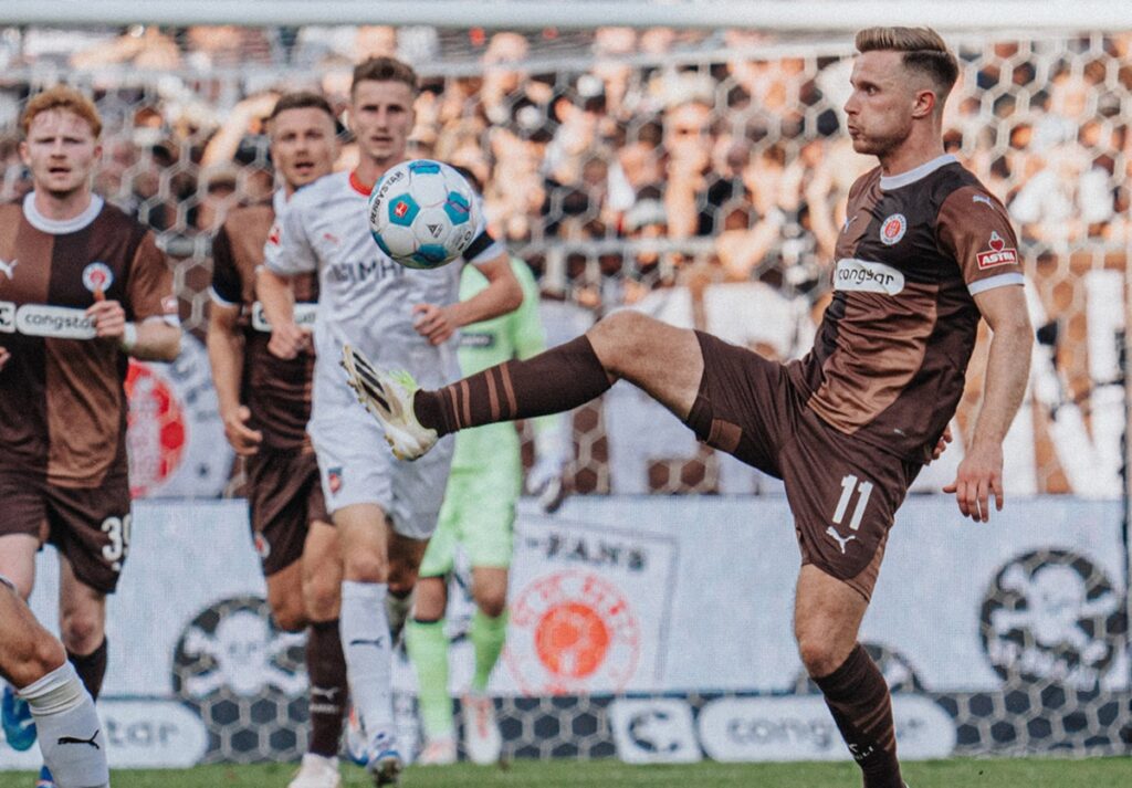 Onde assistir Union Berlin x St. Pauli ao vivo - Bundesliga nesta sexta-feira (30/08/2024). Foto: Divulgação St Pauli