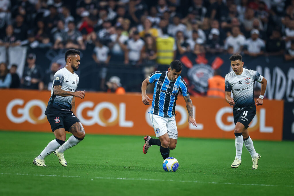 Onde assistir Botafogo x Grêmio ao vivo - Brasileirão neste sábado (28/09/2024). Foto: Lucas Uebel/GFBPA