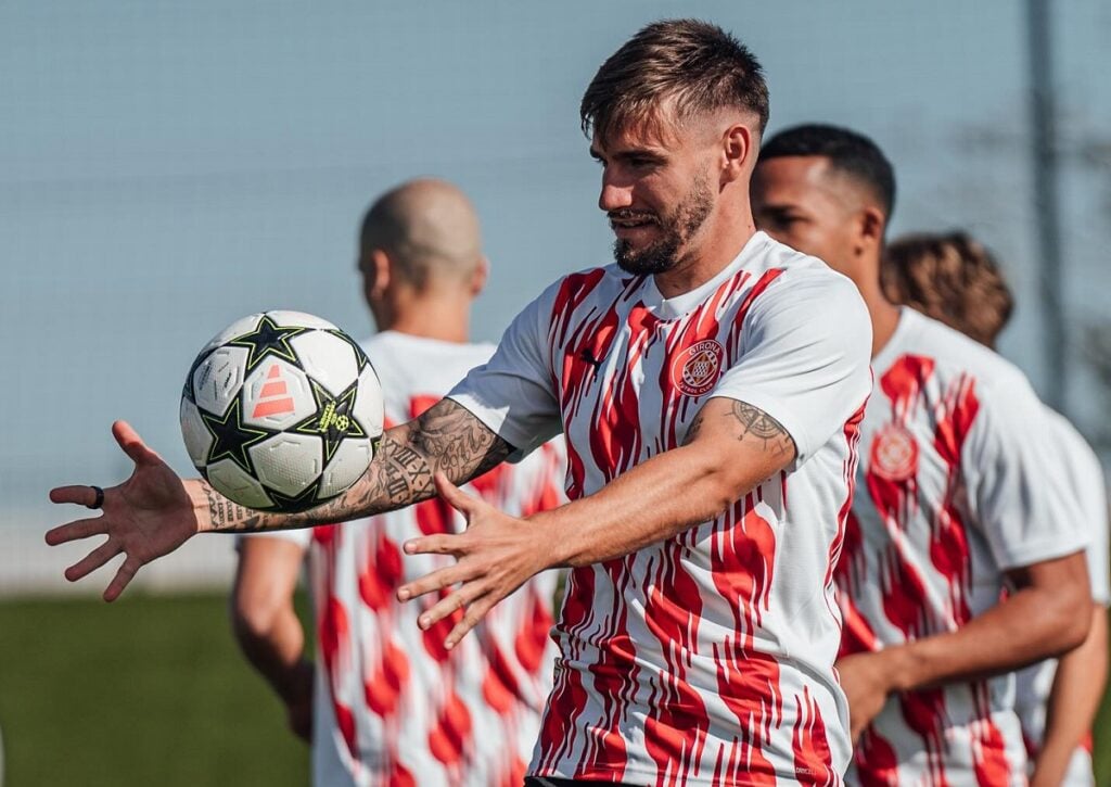 Onde assistir Paris Saint-Germain x Girona ao vivo - Liga dos Campeões nesta quarta-feira (18/09/2024). Imagem: Divulgação Girona