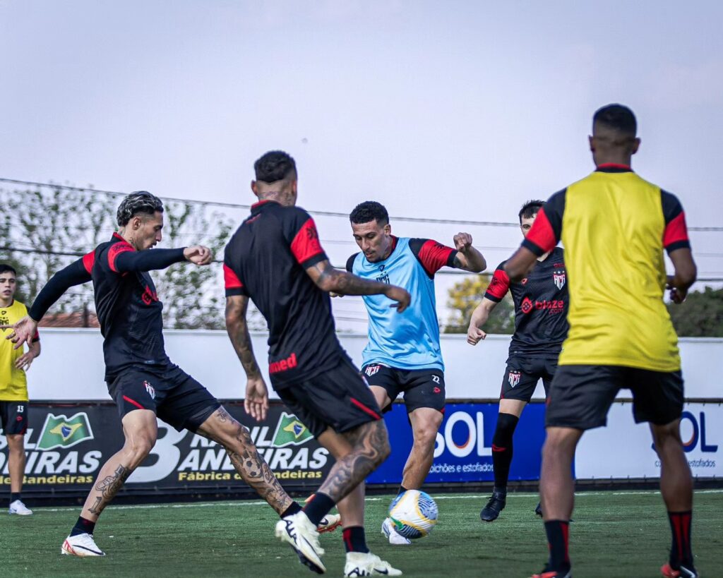 Onde assistir Atlético-GO x Cuiabá ao vivo - Série B nesta sexta-feira (18/10/2024). Imagem: Ingryd Oliveira/Atlético-GO