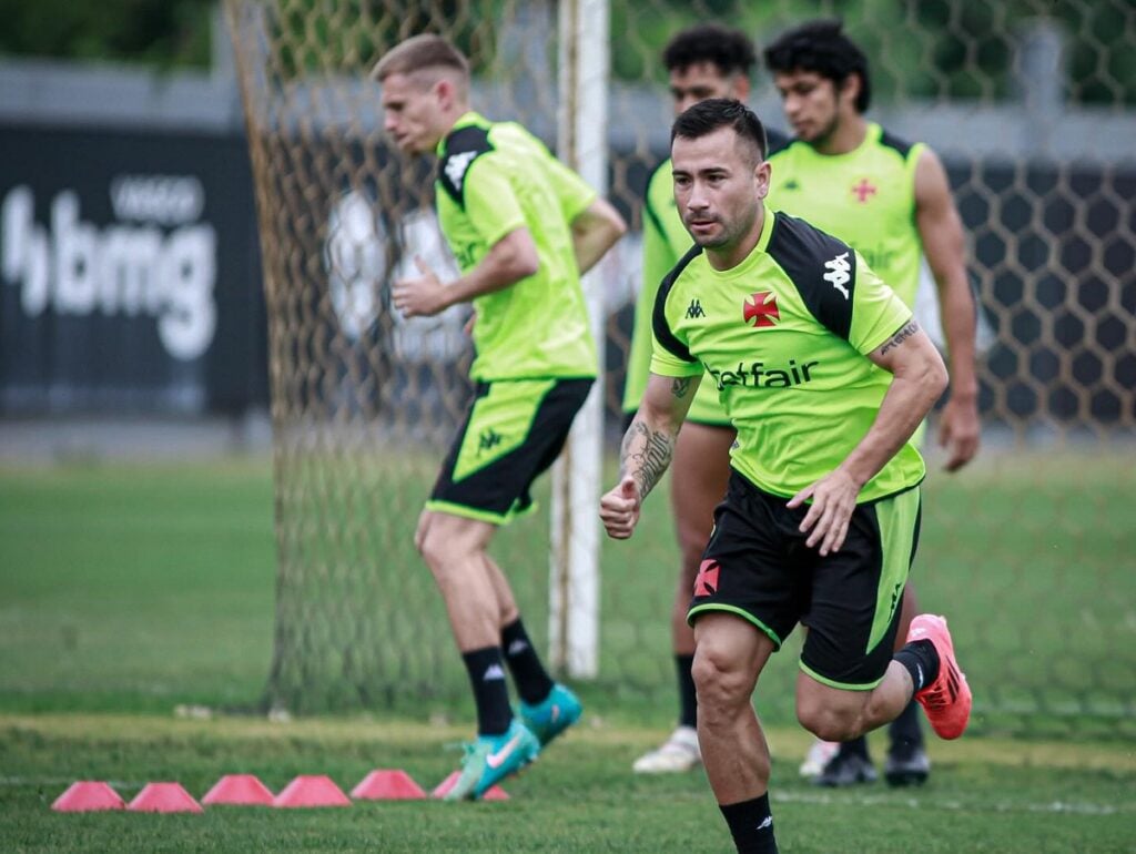 Onde assistir São Paulo x Vasco ao vivo - Brasileirão nesta quarta-feira (16/10/2024). Imagem: Matheus Lima/CR Vasco