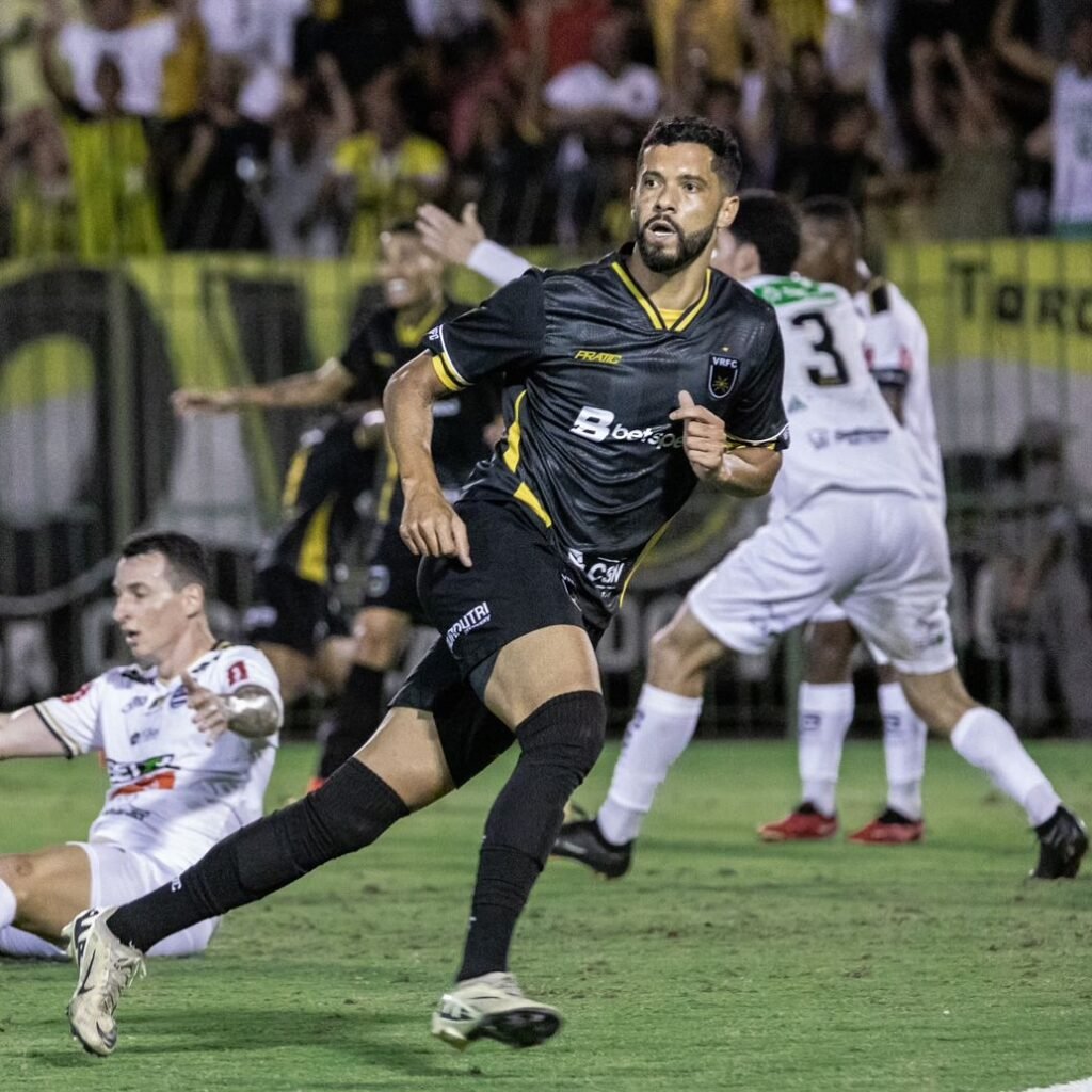 Onde assistir Athletic Club x Volta Redonda ao vivo - Série C neste sábado (19/10/2024). Imagem: Divulgação Athletic. Imagem: Rapha Torres/VRFC