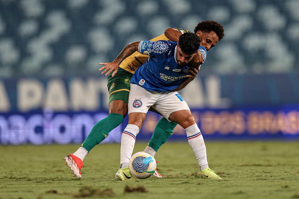 Lance do jogo entre Cuiabá x Bahia. Imagem: Asscom Dourado