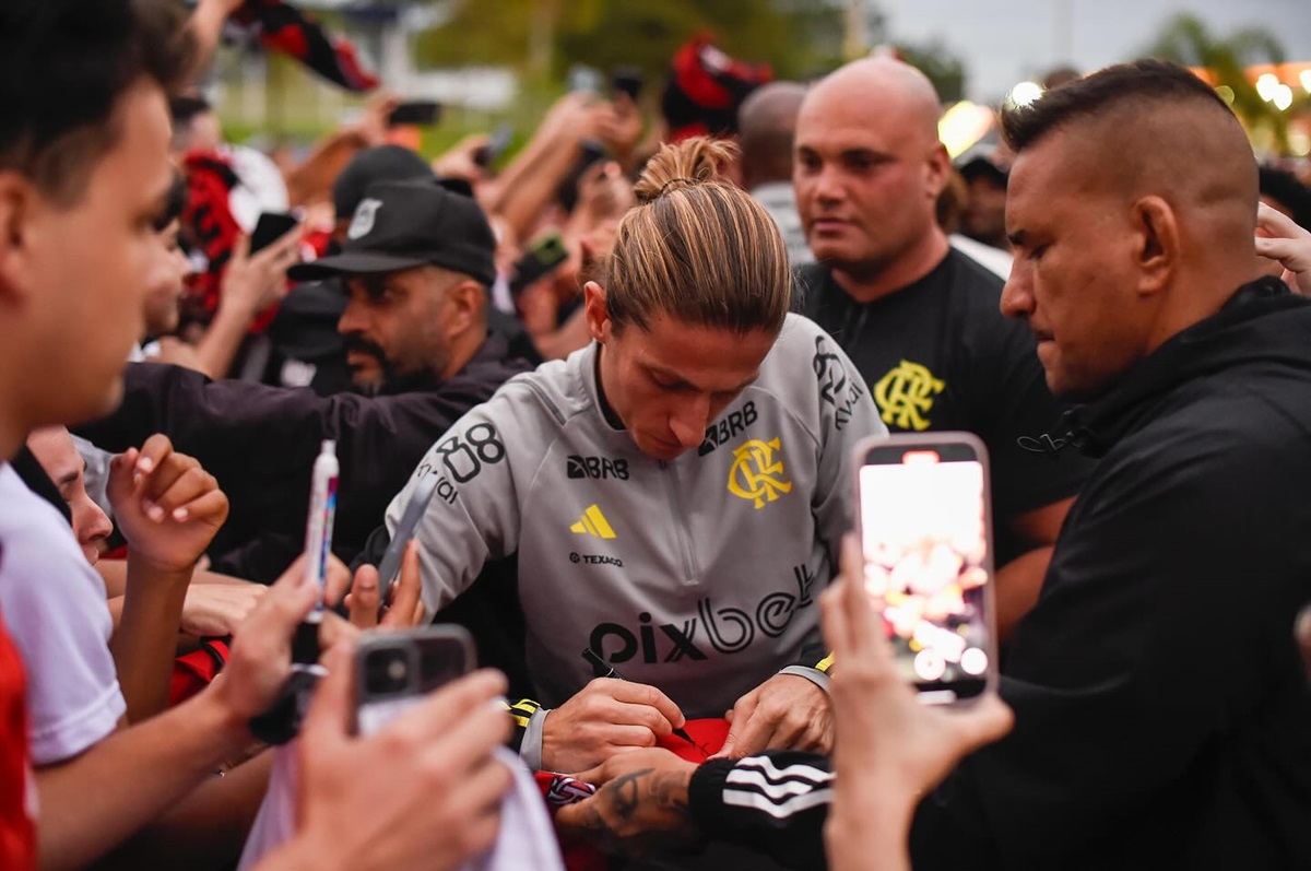 Filipe Luís fecha ano em alta no Flamengo e ganha 'moral'. Imagem: Divulgação Flamengo