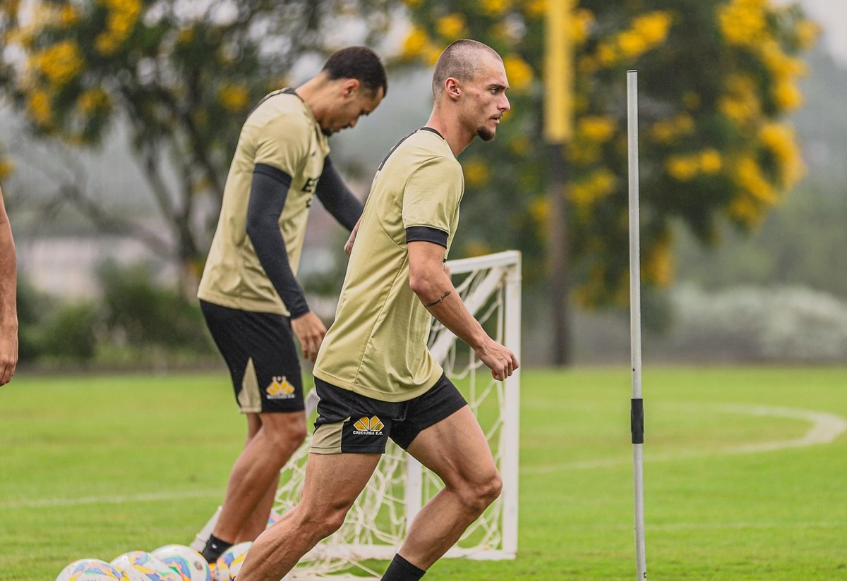 Onde assistir Chapecoense x Criciúma ao vivo - Catarinense neste sábado (01/02/2025). Imagem: Celso da Luz/CEC