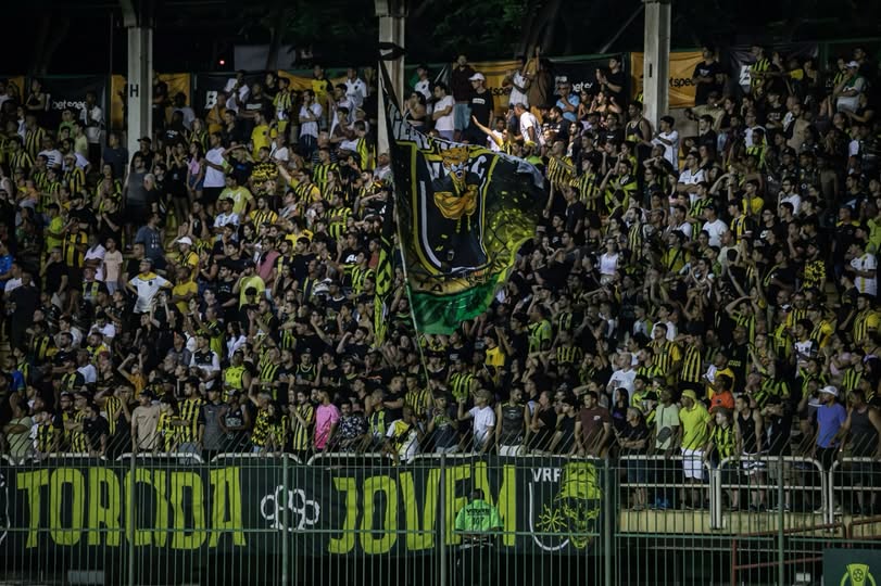 Onde assistir Volta Redonda x Fluminense ao vivo - Carioica neste domingo (09/03/2025). Imagem: @raphaatorres VRFC