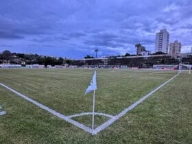 Democrata GV x Ipatinga decidem permanência na elite mineira; onde assistir o jogo desta segunda (1). Foto: Divulgação Democrata