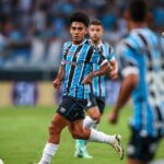 Onde assistir Bahia x Grêmio ao vivo - Campeonato Brasileiro neste sábado (27/04/2024). Foto: Lucas Uebel/GFBPA