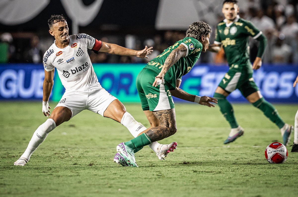 Onde assistir Palmeiras x Santos ao vivo - Campeonato Paulista neste domingo (07/04/2024). Foto: Raul Baretta/Santos FC