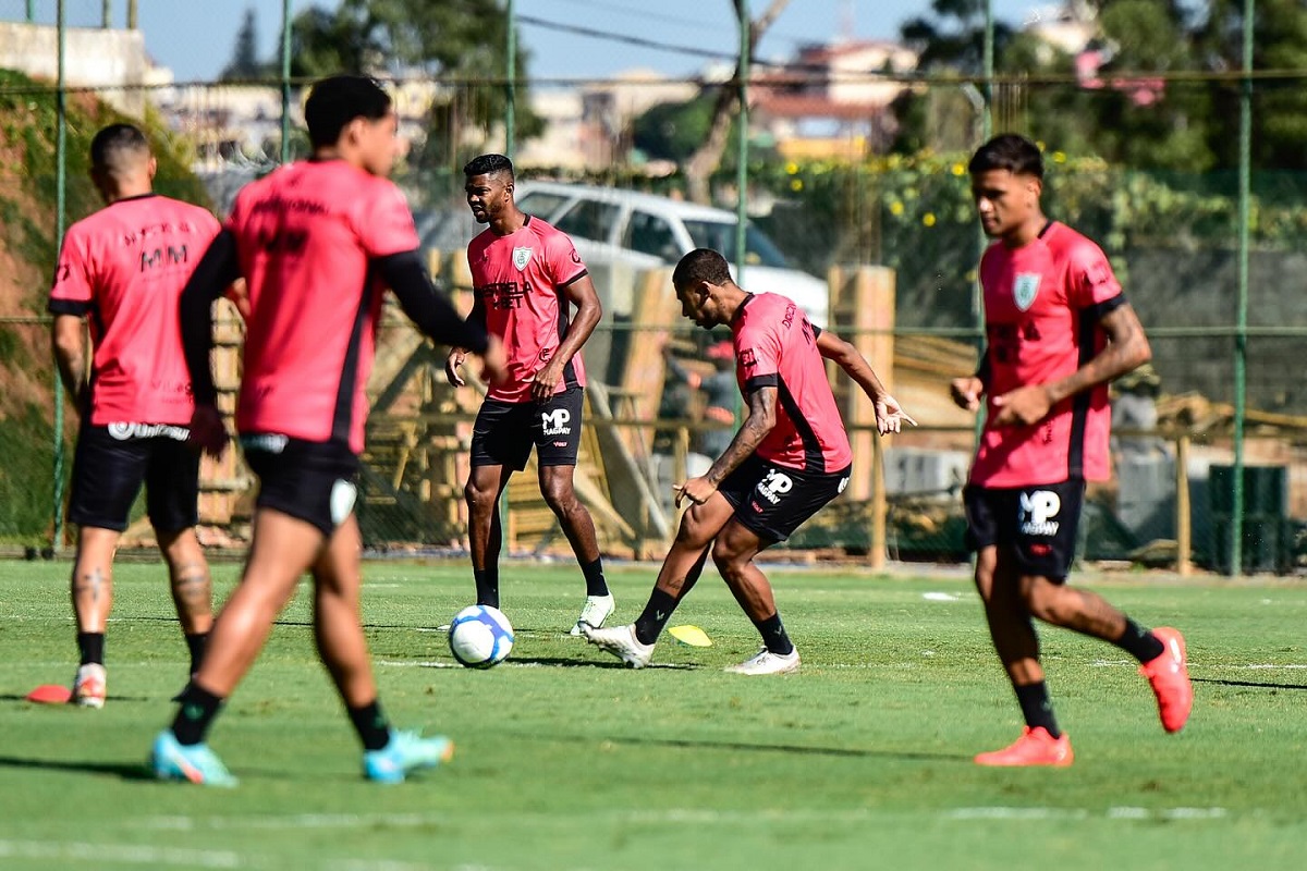 Onde assistir Guarani x América-MG ao vivo - Campeonato Brasileiro Série B nesta segunda-feira (20/05/2024). Foto: Mourão Panda/América FC