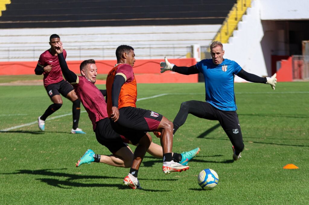 Onde assistir Goiás x Botafogo-SP ao vivo - Campeonato Brasileiro Série B neste sábado (18/05/2024). Foto: Divulgação Botafogo-SP