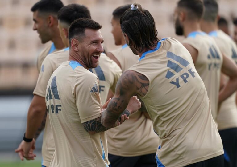 Messi em treino da Seleção da Argentina. Foto: Divulgação AFA