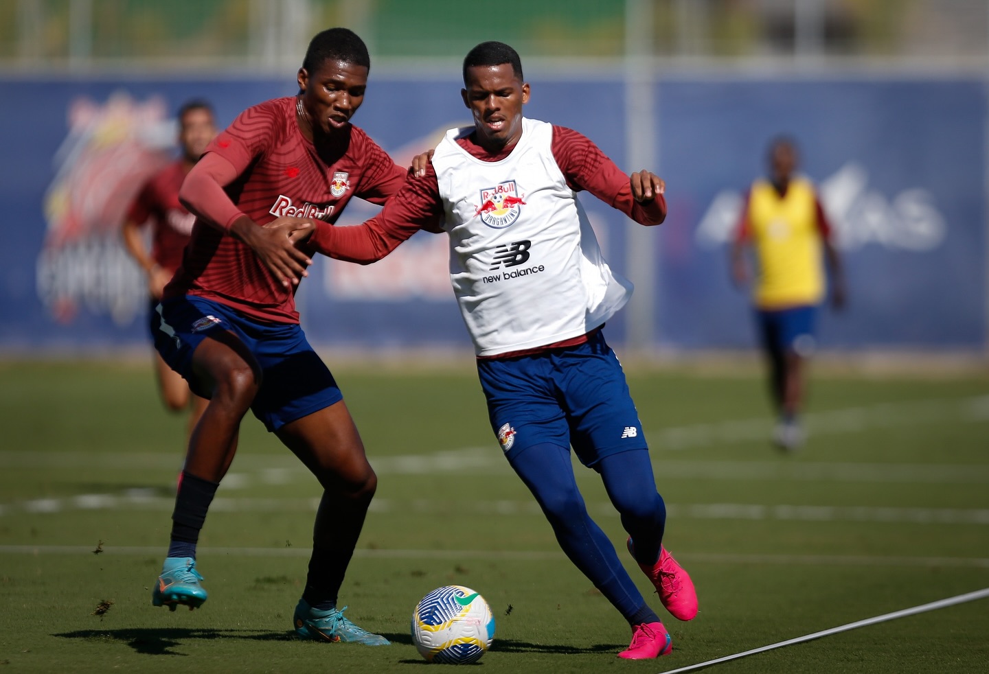 Onde assistir Cruzeiro x Bragantino ao vivo - Brasileirão neste sábado (13/07/2024). Foto: Ari Ferreira/Red Bull Bragantino