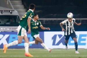 Onde assistir Botafogo x Internacional ao vivo - Brasileirão neste sábado (20/07/2024). Foto: Vitor Silva/BFR