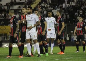 Onde assistir Comercial-SP x Barretos ao vivo - Copa Paulista neste sábado (20/07/2024). Foto: Barbara Pires Comercial FC