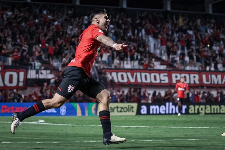 Onde assistir Atlético-GO x Vitória ao vivo - Série B neste sábado (14/09/2024). Foto: Ingryd Oliveira/Atlético-GO