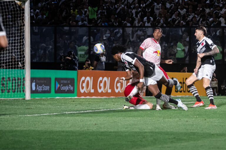 Onde assistir Vasco x Atlético-GO ao vivo - Copa do Brasil nesta terça-feira (06/08/2024). Foto: Leandro Amorim/CR Vasco