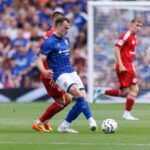 Onde assistir Ipswich Town x Liverpool ao vivo - Premier League neste sábado (17/08/2024). Foto: Divulgação Ipswich Town