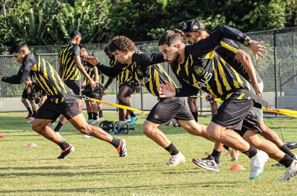 Onde assistir Coritiba x Amazonas ao vivo - Série B neste domingo (13/10/2024). Foto: Jadisom Sampaio/Amazonas FC