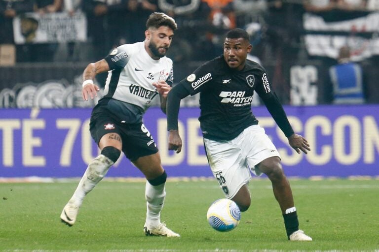 Onde assistir Fortaleza x Corinthians ao vivo - Copa Sul-Americana nesta terça-feira (17/09/2024). Foto: Vitor Silva/BFR