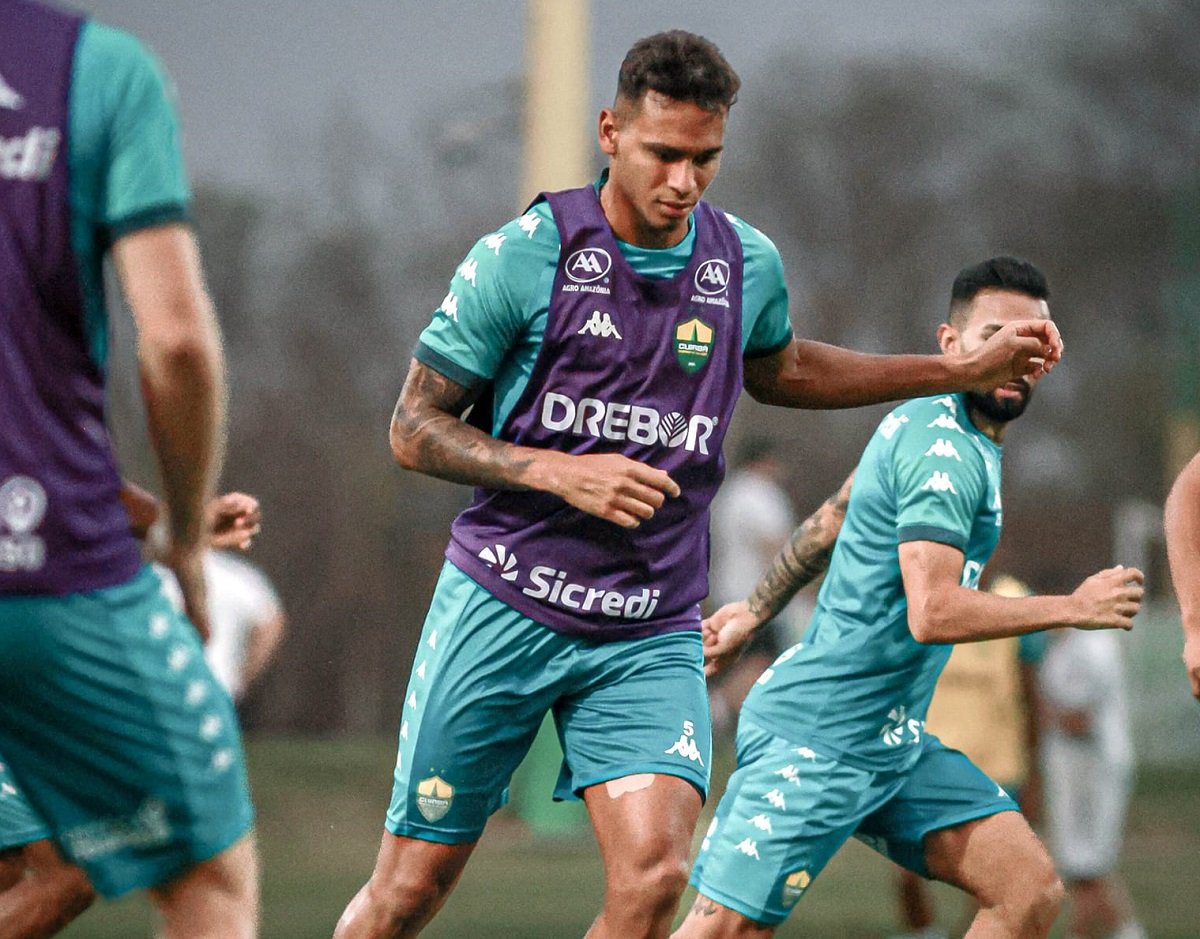 Onde assistir Cuiabá x Cruzeiro ao vivo - Brasileirão neste domingo (22/09/2024). Imagem: AssCom Dourado