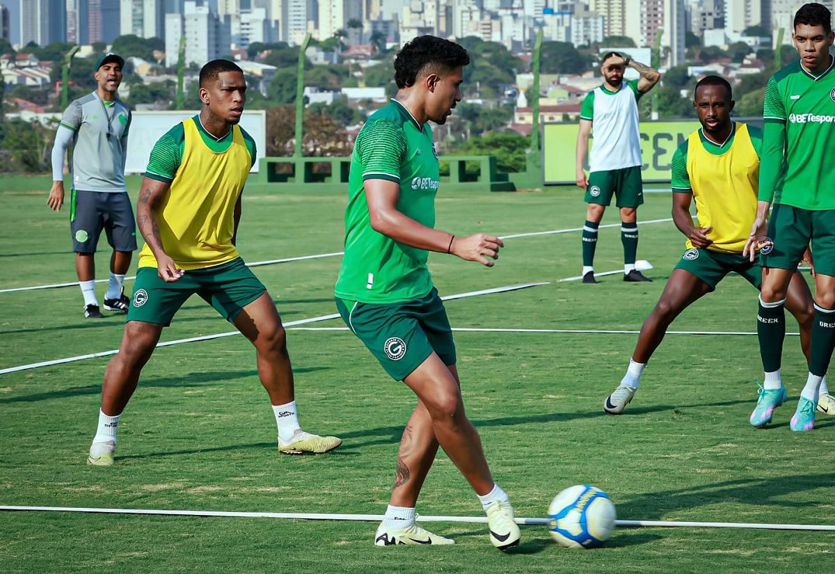 Onde assistir América-MG x Goiás ao vivo - Série B nesta quinta-feira (17/10/2024). Imagem: @rodriguesrosiron | Goiás EC