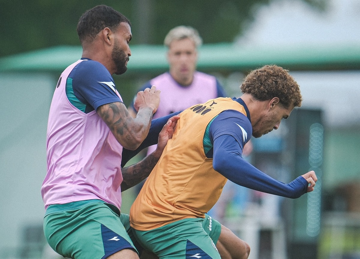 Onde assistir Coritiba x Amazonas ao vivo - Série B neste domingo (13/10/2024). Imagem: JP Pacheco/Coritiba