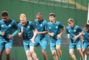 Onde assistir Chapecoense x Goiás ao vivo - Série B nesta segunda-feira (21/10/2024). Imagem: João Heemann/ACF