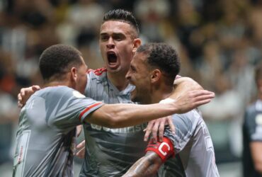 Onde assistir Internacional x Flamengo ao vivo - Brasileirão nesta quarta-feira (30/10/2024). Imagem: Ricardo Duarte/SCI