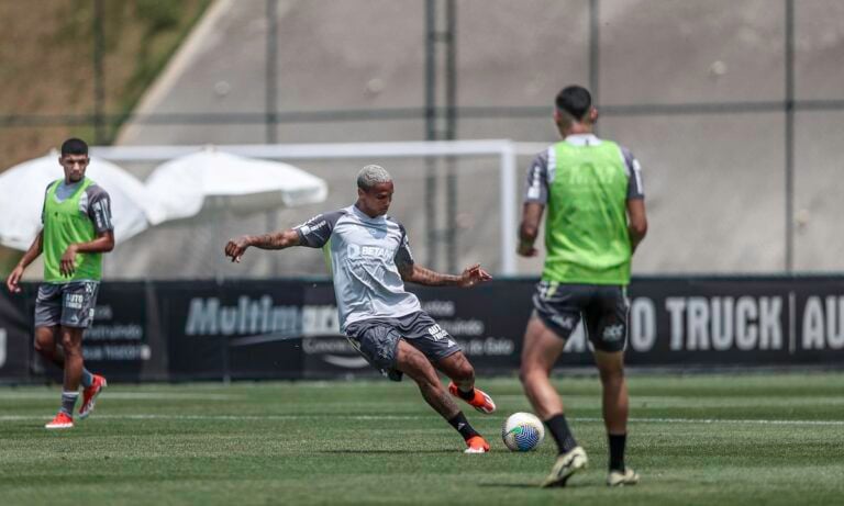 Onde assistir Atlético-MG x Vitória ao vivo - Brasileirão neste sábado (05/10/2024). Imagem: Pedro Souza/Atlético