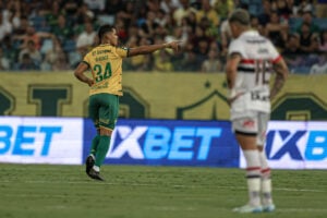 Lance do jogo entre Cuiabá x São Paulo. Foto: AssCom Dourado