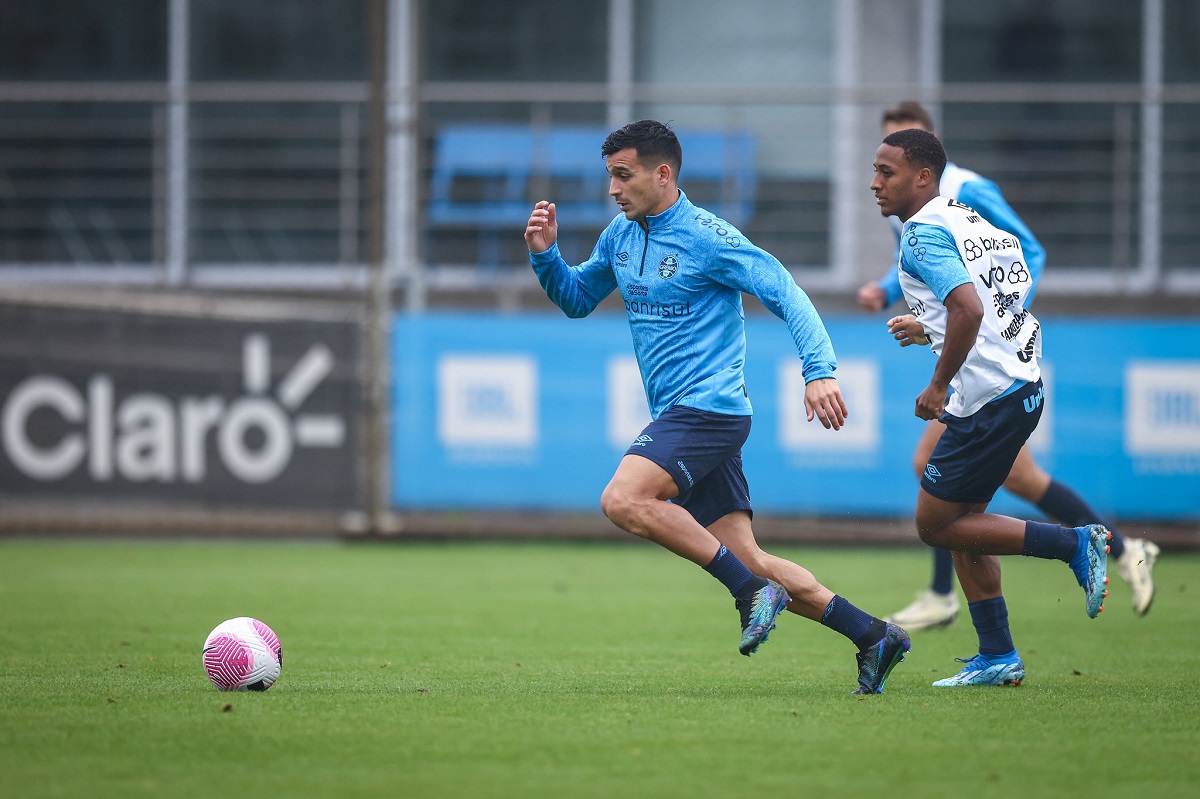 Onde assistir Grêmio x Atlético-GO ao vivo - Brasileirão neste sábado (26/10/2024). Imagem: Lucas Uebel/GFBPA