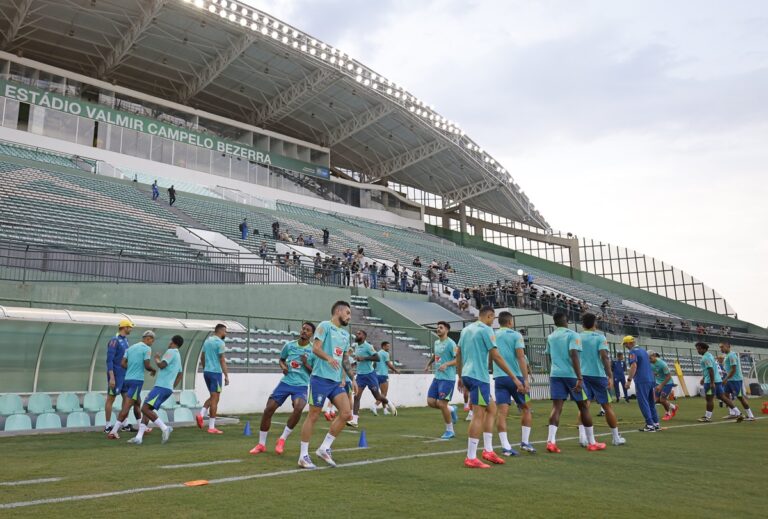 Onde assistir Brasil x Peru ao vivo - Eliminatórias Sul-Americanas nesta terça-feira (15/10/2024). Imagem: Rafael Ribeiro/CBF