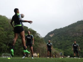 Onde assistir Botafogo x Peñarol ao vivo - Libertadores nesta quarta-feira (23/10/2024). Imagem: Vitor Silva/BFR