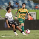 Lance do jogo entre Cuiabá x Corinthians. Imagem: AssCom Dourado