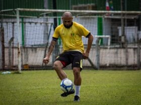 Onde assistir Brusque x Chapecoense ao vivo - Série B nesta terça-feira (29/10/2024). Imagem: Lara Vantzen/BFC