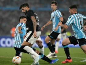 Lance do jogo entre Racing x Corinthians. Imagem: Twitter Conmebol