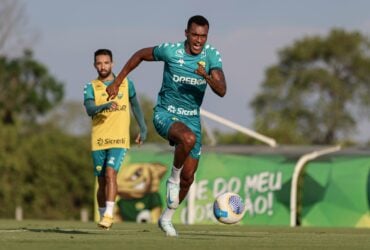 Onde assistir Bragantino x Cuiabá ao vivo - Brasileirão neste sábado (02/11/2024). Imagem: AssCom Dourado