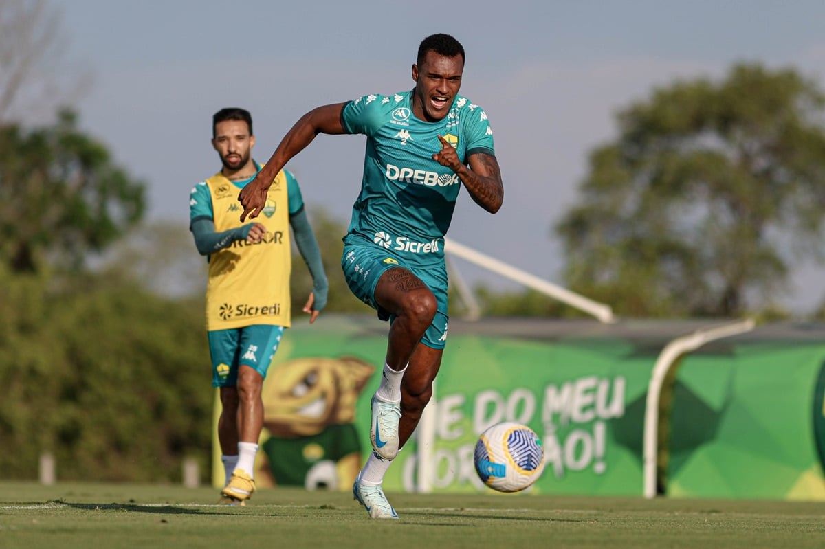 Onde assistir Bragantino x Cuiabá ao vivo - Brasileirão neste sábado (02/11/2024). Imagem: AssCom Dourado