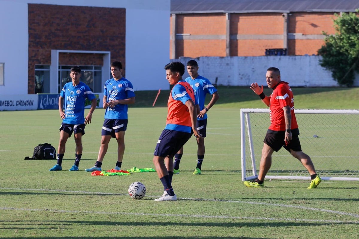 Onde assistir Paraguai x Argentina ao vivo - Eliminatórias nesta quinta-feira (14/11/2024). Imagem: Seleção paraguaia