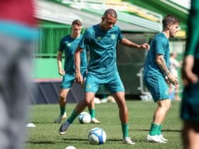 Onde assistir Chapecoense x Coritiba ao vivo - Série B neste domingo (17/11/2024). Imagem: Tiago Meneghini/ACF