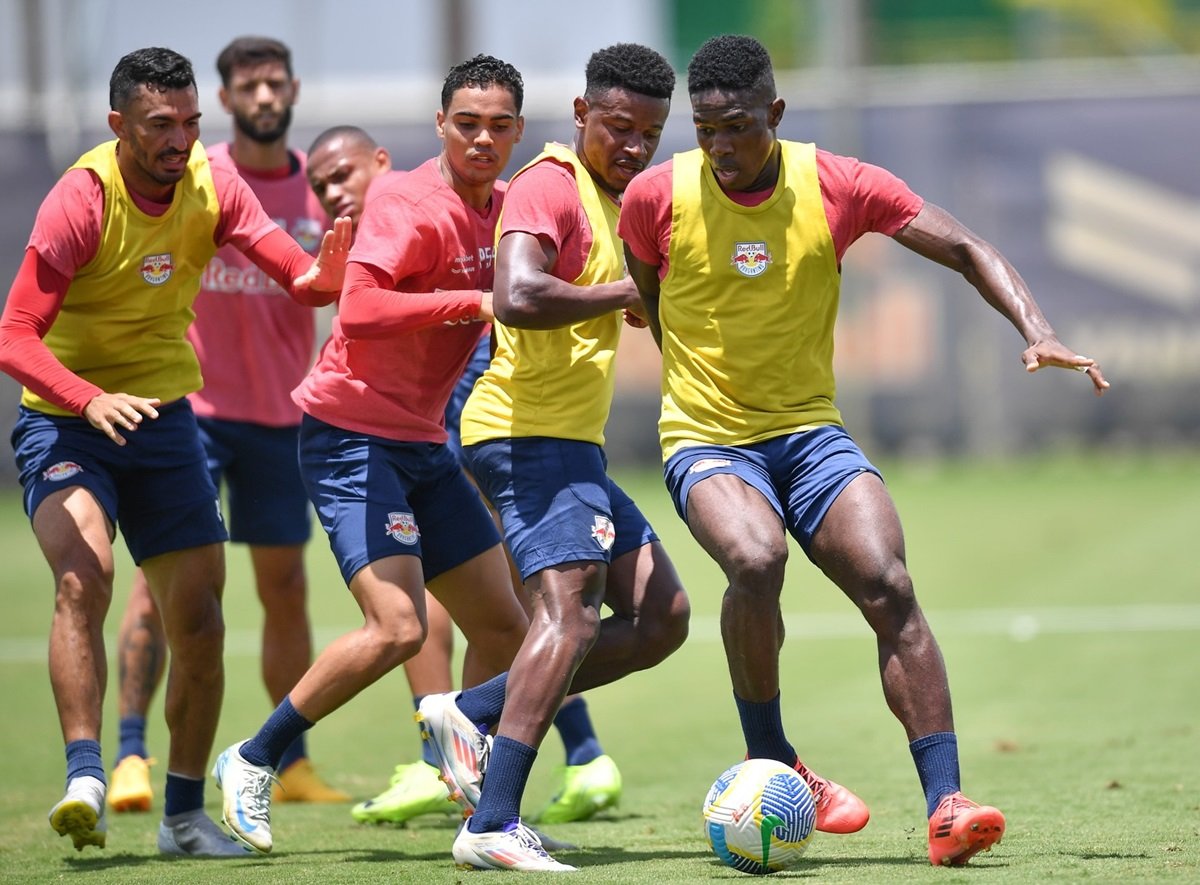 Onde assistir Bragantino x São Paulo ao vivo - Brasileirão nesta quarta-feira (20/11/2024). Imagem: Ari Ferreira/Red Bull Bragantino