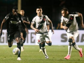 Onde assistir Botafogo x Vasco ao vivo - Brasileirão nesta terça-feira (05/11/2024). Imagem: Vitor Silva/BFR