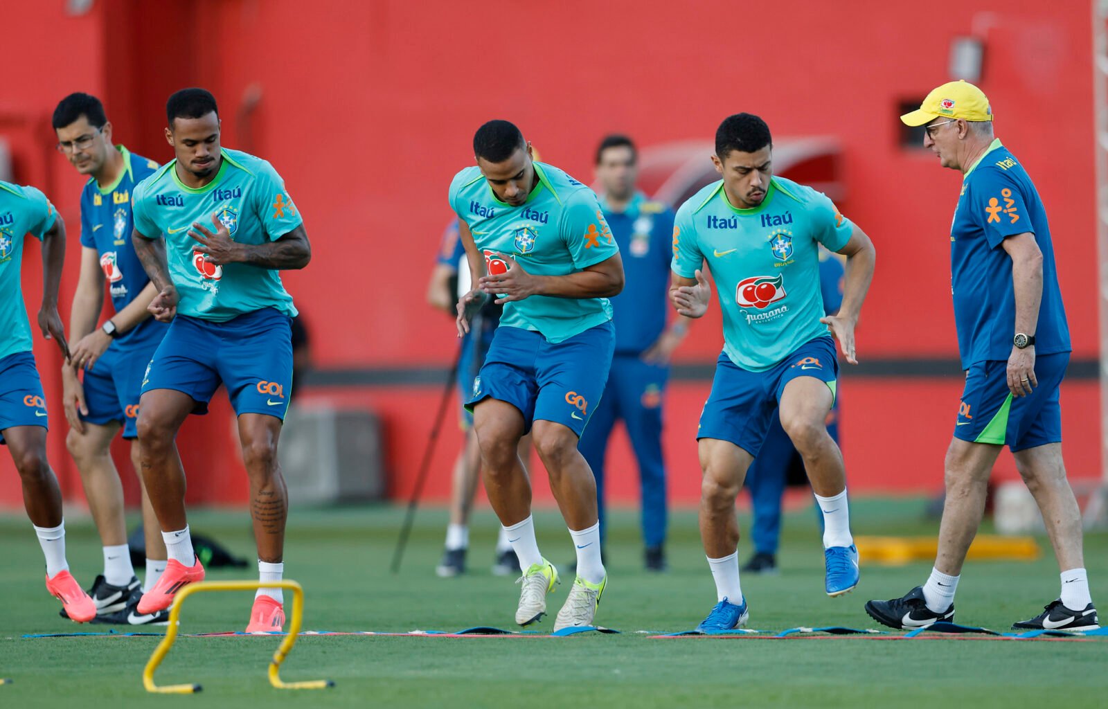 Onde assistir Brasil x Uruguai ao vivo - Eliminatórias nesta terça-feira (19/11/2024). Imagem: Rafael Ribeiro/CBF