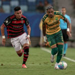 Lance do jogo entre Cuiabá x Flamengo. Imagem: AssCom Dourado